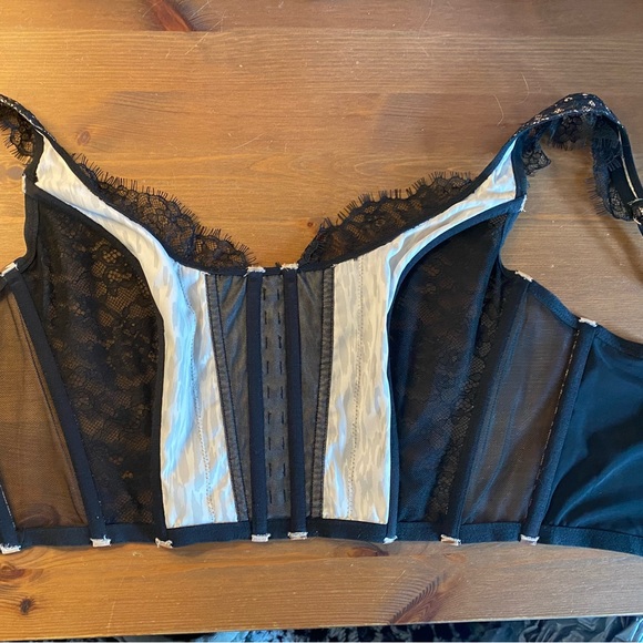 VS Dream Angels unlined lace-up corset top - Picture 5 of 9
